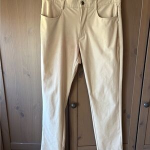 Old Navy Men's Slim Chinos in Khaki